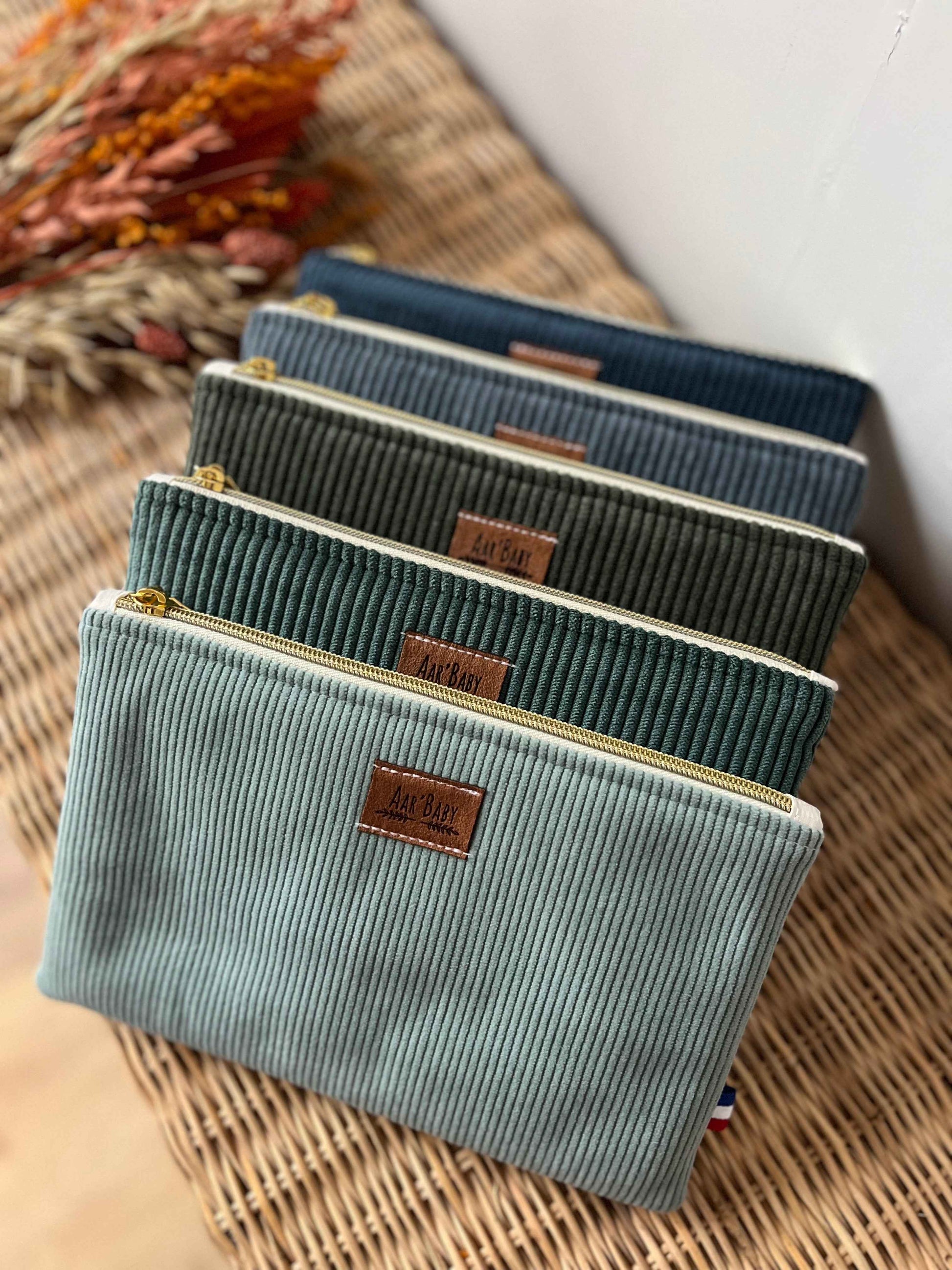 Les trousses plate en stock