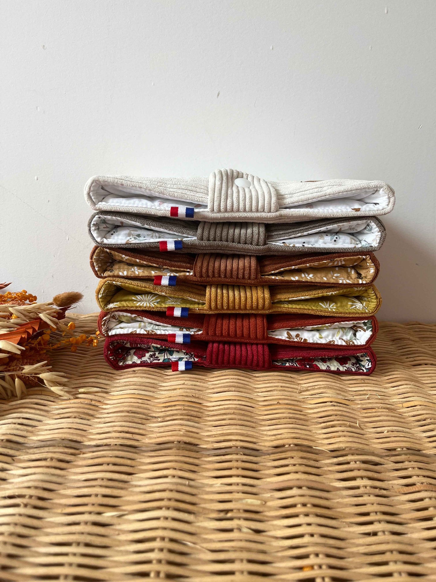 Les housses à livre de poche en stock